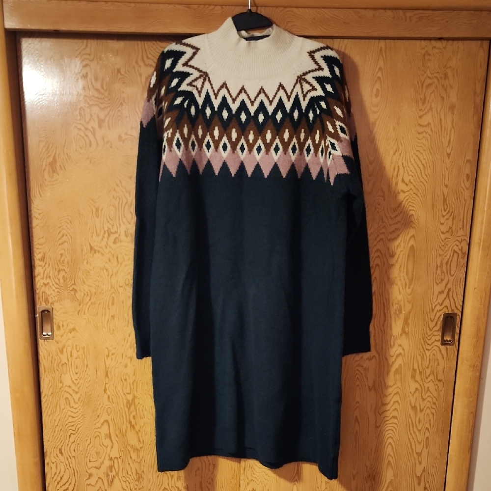 UpWest Greeb and Cream Long Sleeve Sweater Dress